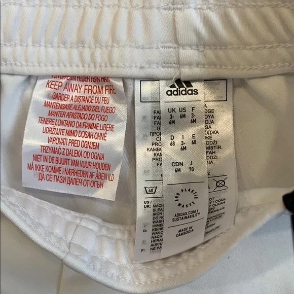 NWT adidas Manchester United 2022/2023 Home Team Outfit 6M - Picture 6 of 6